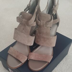 Women's Tan Suede Sandals